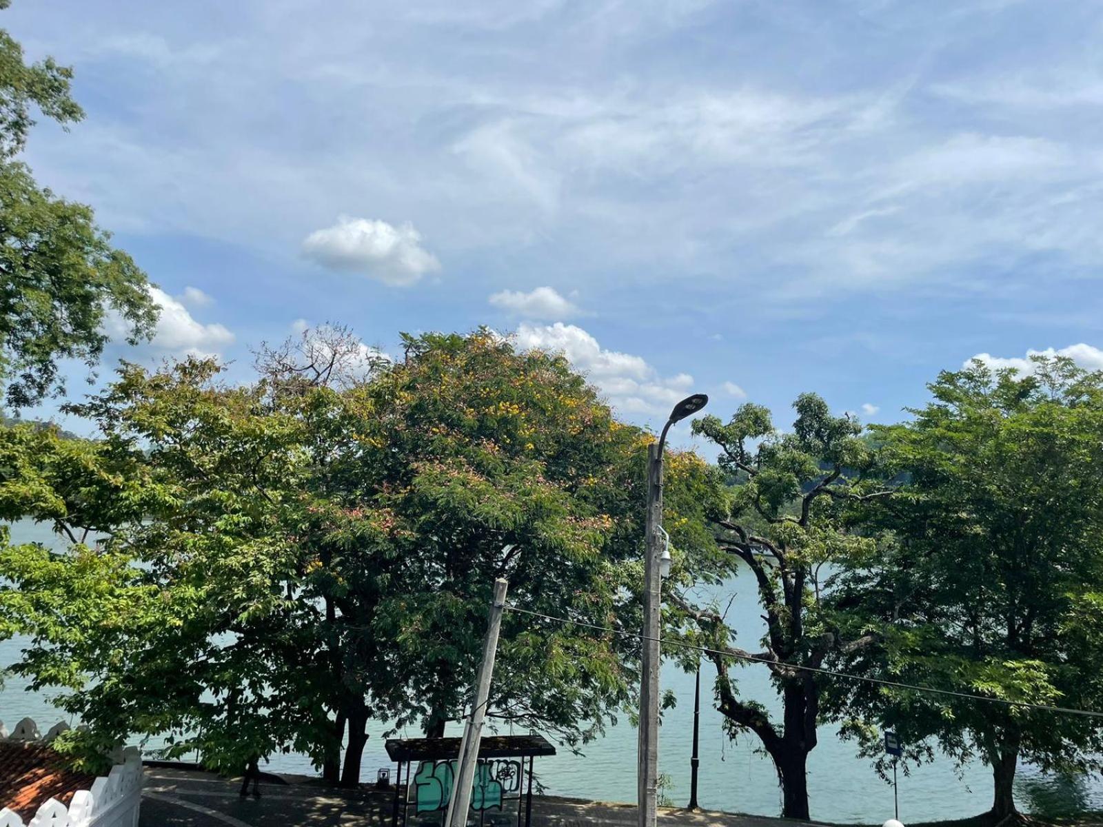 Lake Classical Guest House Kandy Luaran gambar