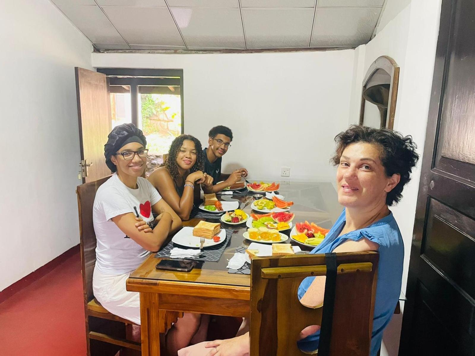 Lake Classical Guest House Kandy Luaran gambar