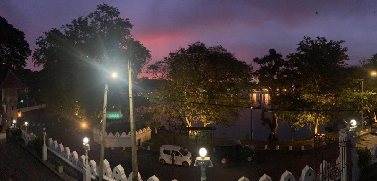Lake Classical Guest House Kandy Luaran gambar