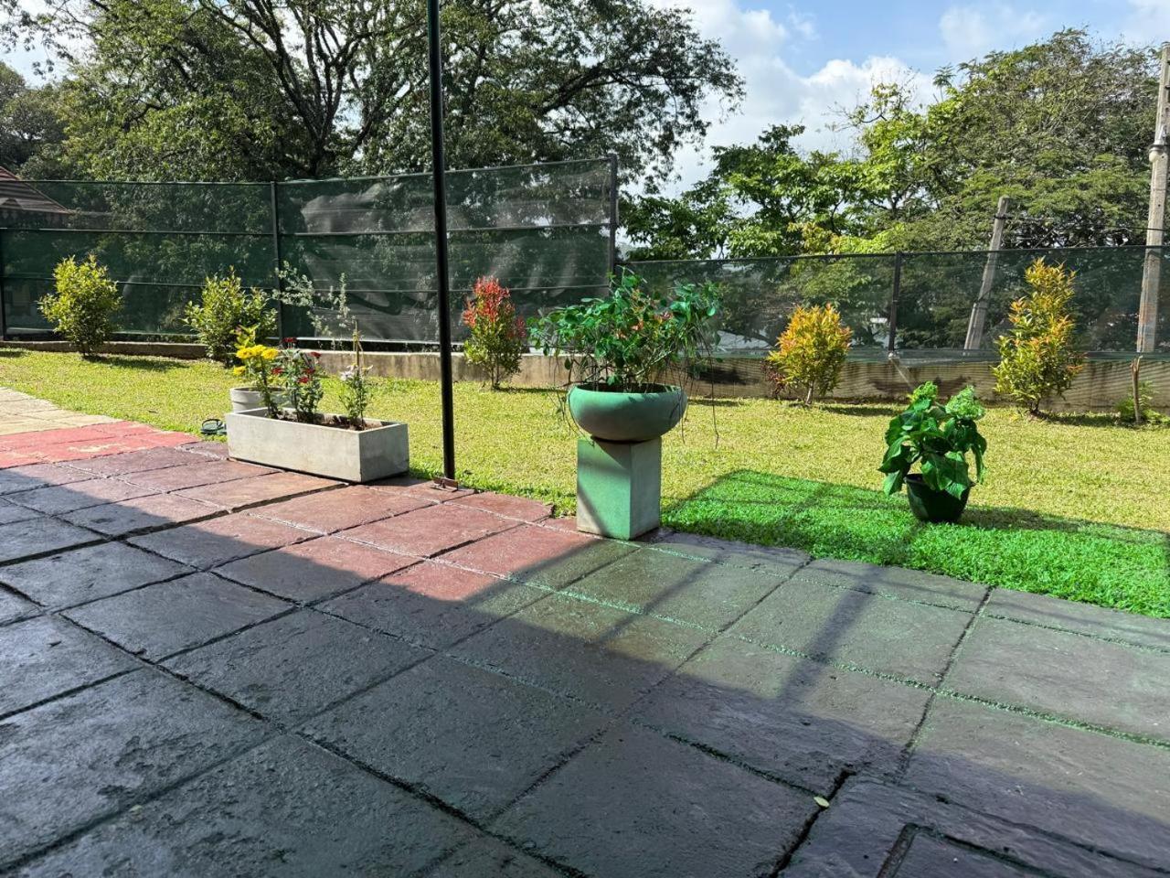 Lake Classical Guest House Kandy Luaran gambar